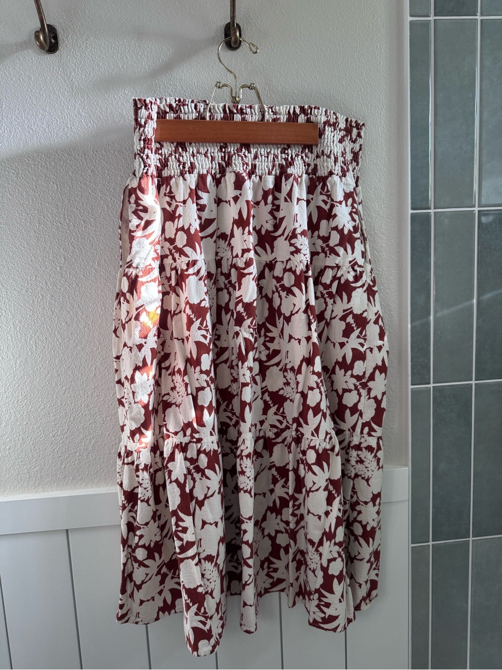 Women's Floral Autumn Leaf Smocked Waist Midi Skirt - White & Rust